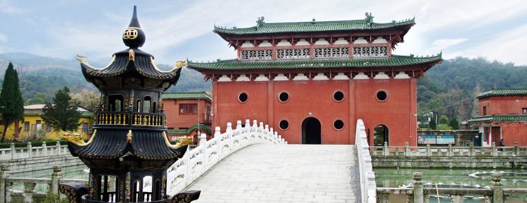 Donglin- och Tiefoklosterna